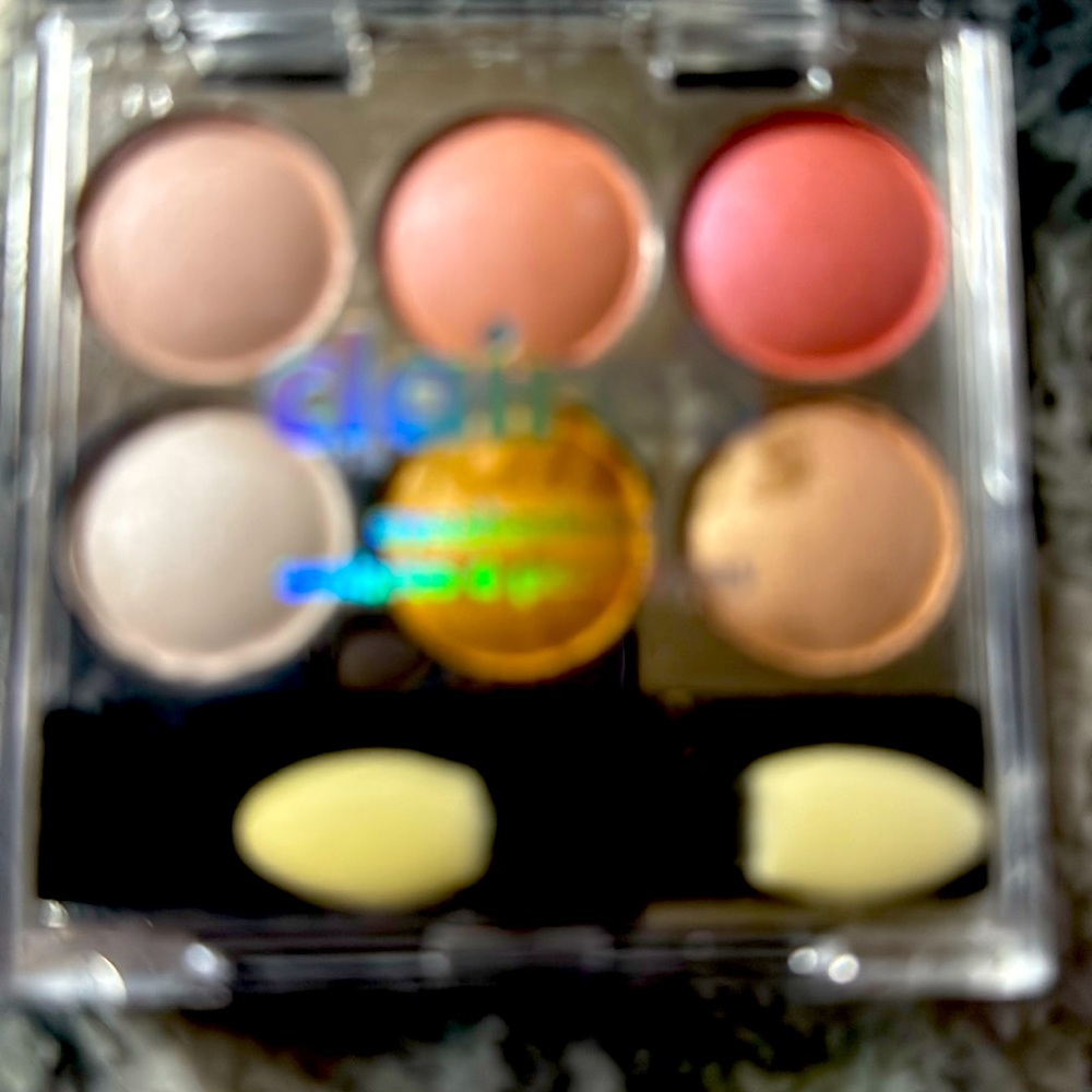 CLAIRE’S eyeshadows